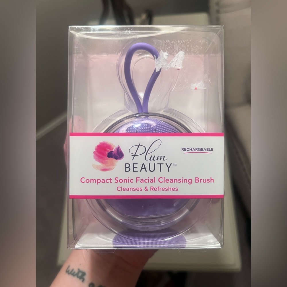 Plum Beauty Face Cleansing Brush